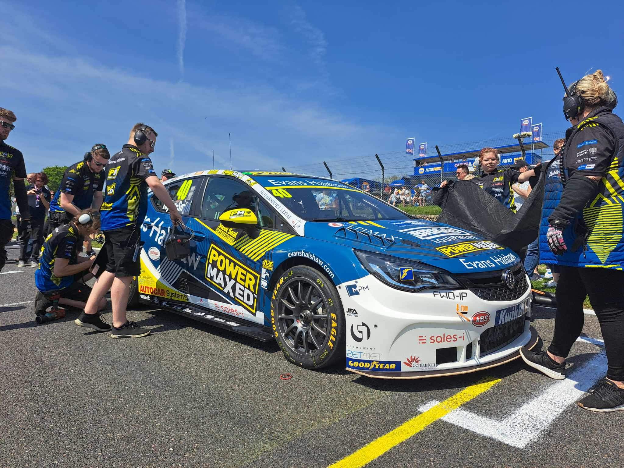 Ultimate BTCC VIP Weekend for 2 with Power Maxed Racing - Image 4