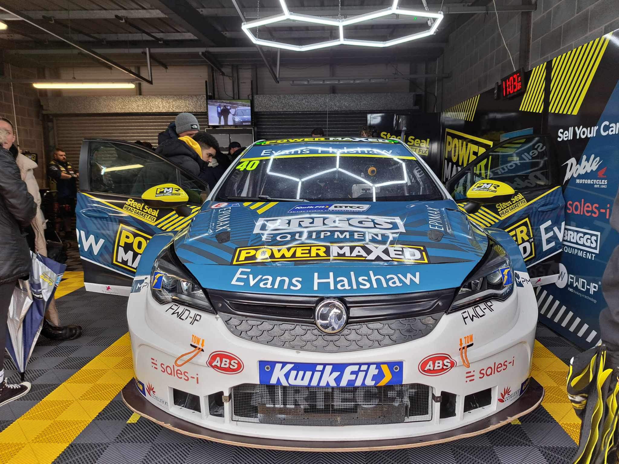 Ultimate BTCC VIP Weekend for 2 with Power Maxed Racing - Image 2