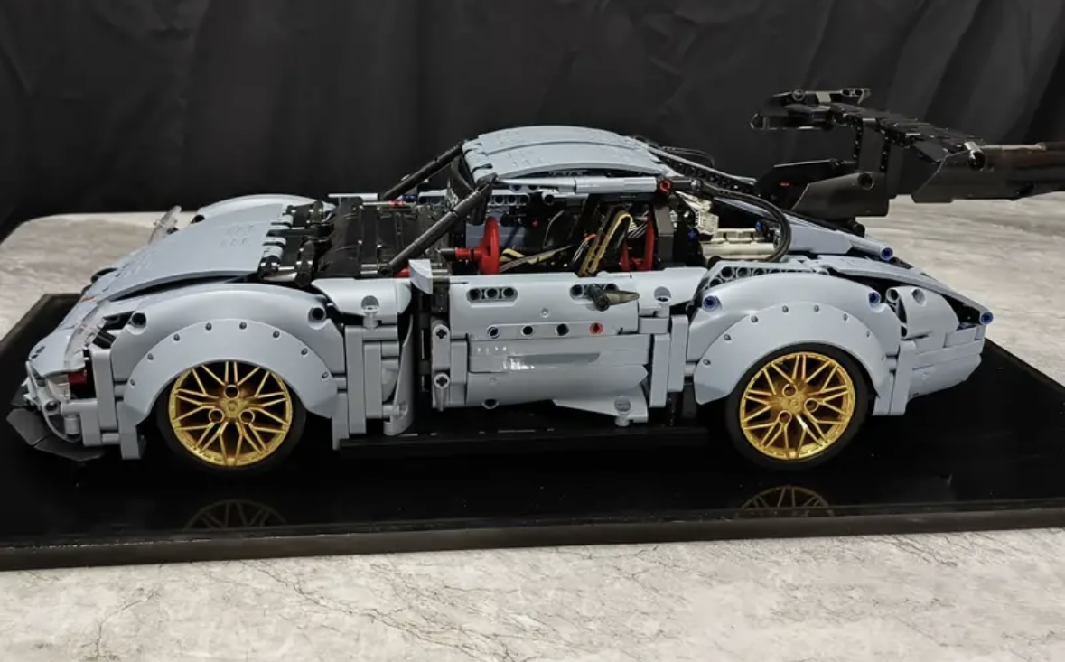LARGE TECHNIC SPORTSCAR - Image 3